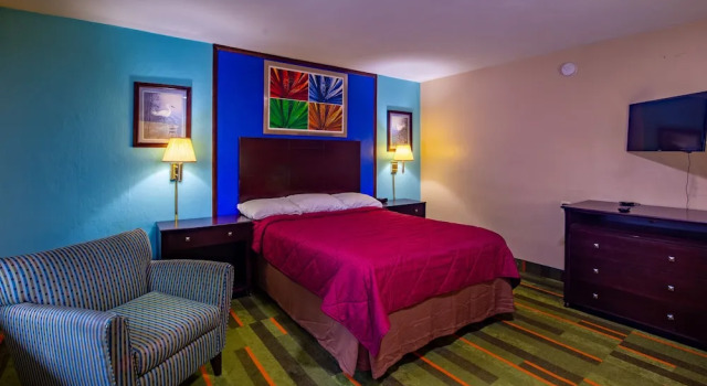 Номер Deluxe Budget Host Inn