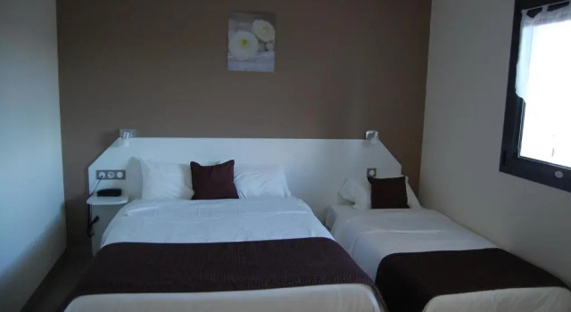 Номер Standard Hôtel LEscale Périgueux Notre Dame