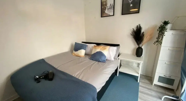 Host Stay Cotman Close