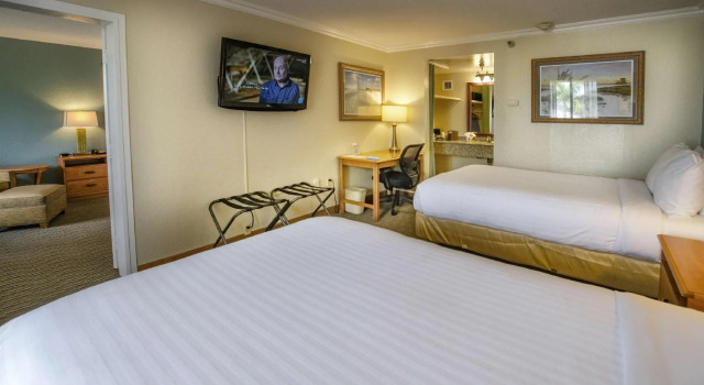 Люкс с 2 комнатами Spark by Hilton Sarasota Siesta Key Gateway