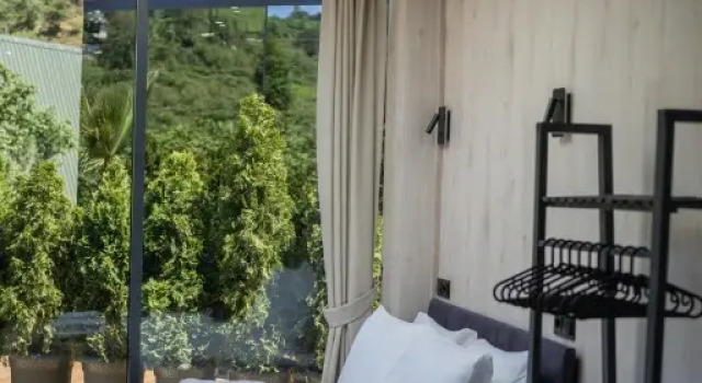 Mirrorland Bungalow