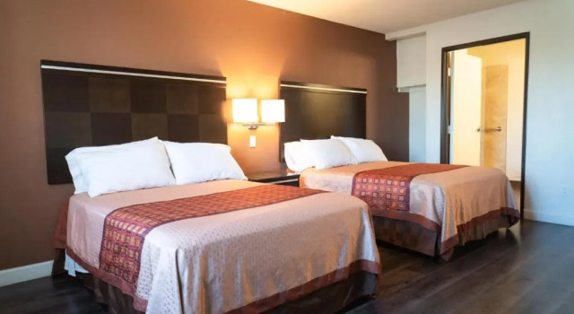 Номер Deluxe Maywood Inn