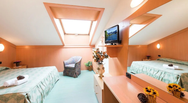 Двухместный номер Standard с балконом Hotel Ariston