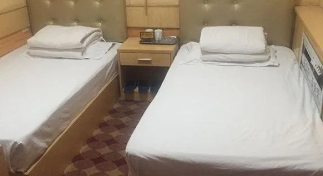 Xinggang Hotel, Rezerwuj Hotel Hotele w Chifeng z parkingiem, Parking