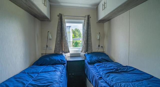 Well-maintained chalet with microwave, on a holiday park close to the Biesbosch, Забронировать Шале Дордрехт Южная Голландия