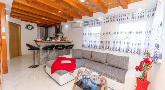 Apartment July, Забронировать Апартаменты/квартира Отели Приморско-Горанской жупания с парковкой, Парковка