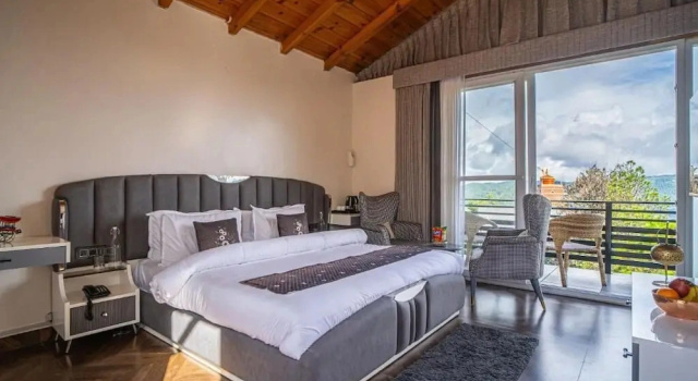 Номер Deluxe Alaya Stays Trios Top Apartment