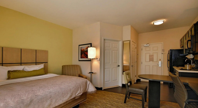 Двухместный люкс Candlewood Suites Tucson by IHG