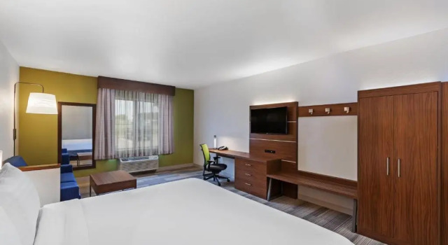 Run of House Holiday Inn Express Hotel & Suites Dallas Lewisville by IHG