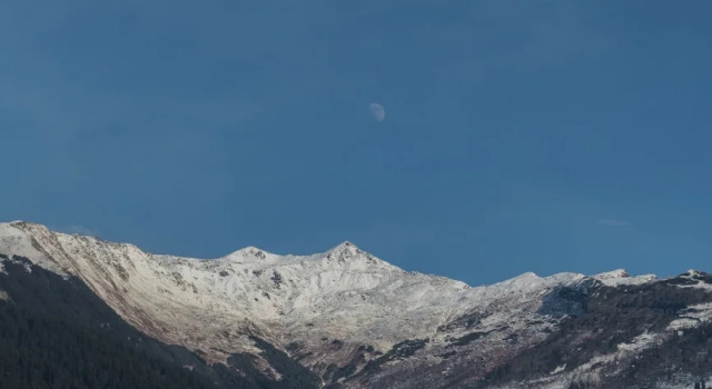 Люкс The Whitestone Inn & Suites Manali