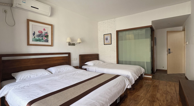 Номер Standard Castle peak yard Inn Free railway st ation pick-up by 2 nights