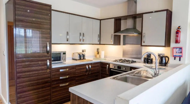 Апартаменты с 3 комнатами Tewitfield Marina