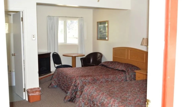 Rivermount Motel, Забронировать Кемпинг Кемпинги и глэмпинги Британской Колумбии, Кемпинг