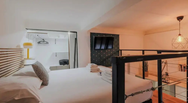 Апартаменты Comfortable Duplex in the Heart of Paris!