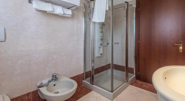 Трёхместный номер Comfort Admiral Hotel Villa Erme