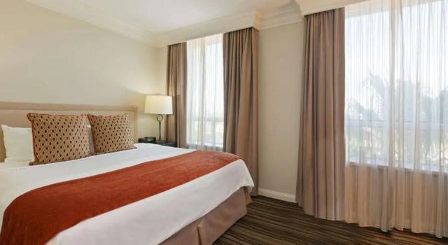 Номер Standard с видом на залив Grand Galvez Resort, Autograph Collection