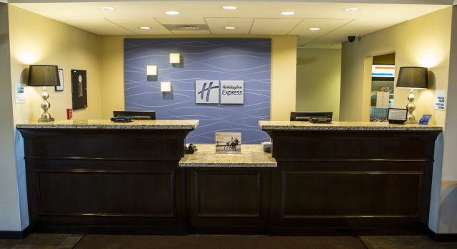 Holiday Inn Express & Suites Malone, an IHG Hotel, Buchen Sie Hotel Malone New York State
