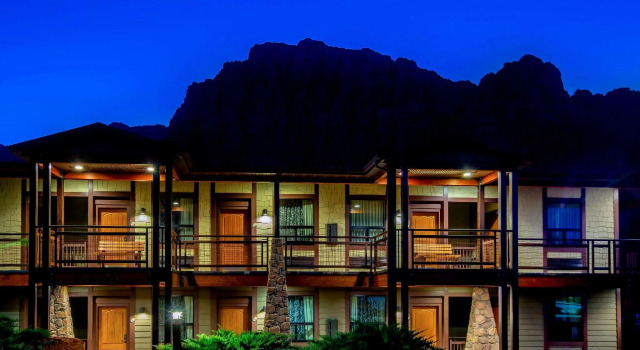 La Quinta Inn & Suites at Zion Park/Springdale, Varaa Hotelli Springdale 