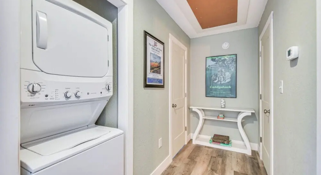 Kitty Hawk Apartment w/ Hot Tub - 1 Mi to Beach!