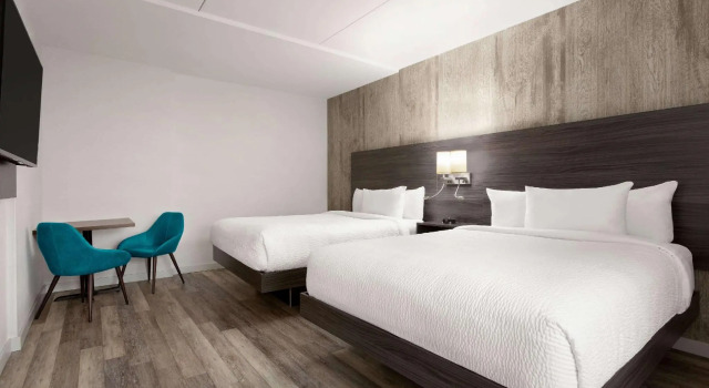 Четырёхместный номер Standard Days Inn by Wyndham Saint John