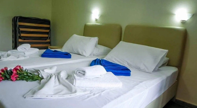 Ilias Studios, Rezerwuj Hotel Hotele w Pothia z basenem, Basen
