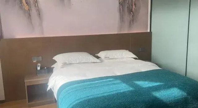 Люкс Deluxe Qianna Baihe Hotel (Xihua No.2 High School Bus Station Branch)
