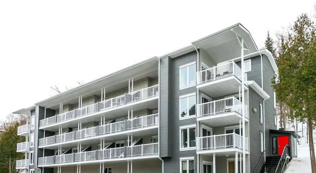 Le Pur - Condos Mont-Tremblant, Rezervasyon Otel Mont-Tremblant Village 