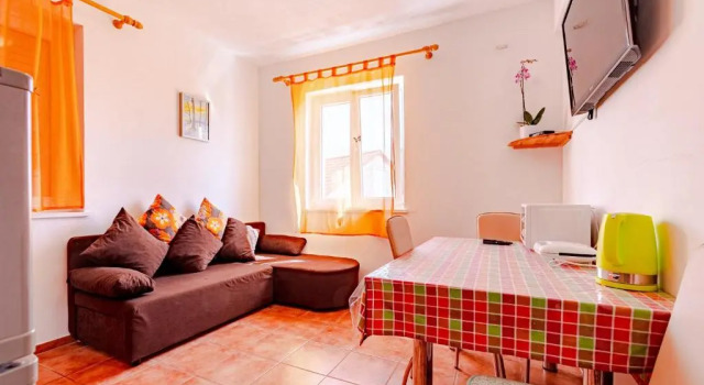 Apartments Siri, 1 min walk to the beach, Забронировать Апартаменты/квартира Апартаменты Корчулы, рядом с Частный Пляж «Апартментс Ванда», Апартаменты/квартира