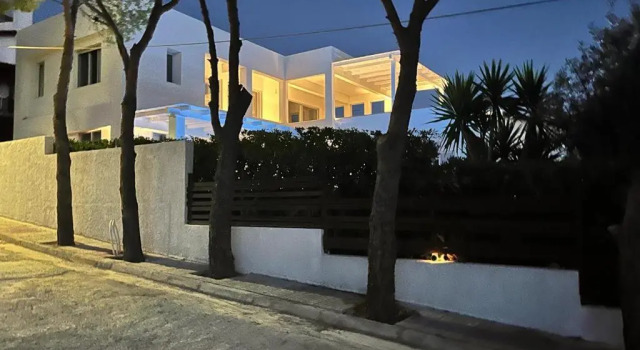 5 Bedroom Villa with Private Pool, Saronida, Athens Riviera