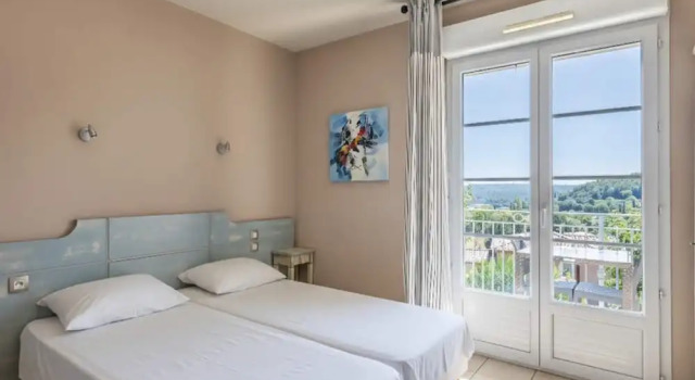 2-person Studio in Callian, Забронировать Апартаменты/квартира Отели в центре Кальяна, в центре