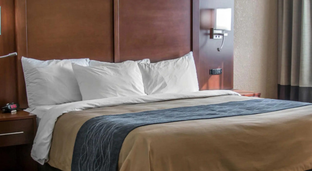 Номер Standard Comfort Inn Warren - Detroit North