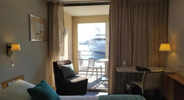Двухместный номер Standard с видом на море Best Western Premier Hôtel du Vieux-Port