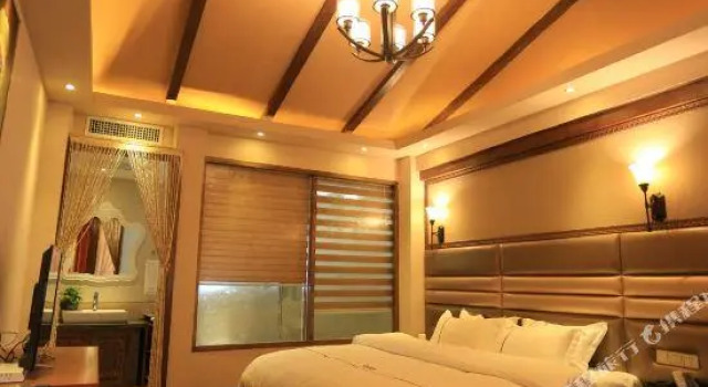Jifeng Zhilv Inn, Забронировать Отель Лицзян Юньнань, рядом с Улица Сквер-стрит Древнего города Даянь