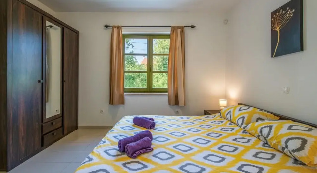 Beautiful Home in Valtura With Wifi and 5 Bedrooms, Rezervovat Hotel Hotely v Pula Region s parkováním, Parkování