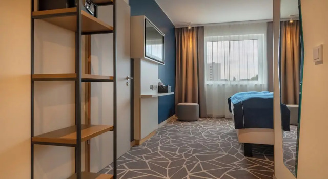 Номер Premium Holiday Inn - the niu, Ridge Halle Central Station by IHG