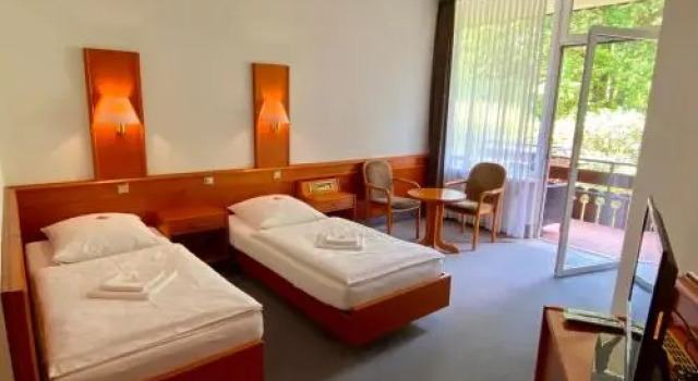 Adamidis Hotel, Забронировать Отель Альтенмединген Люнебургская пустошь