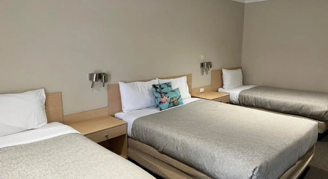 Четырёхместный номер Standard Tumbarumba Motel & Elms Restaurant