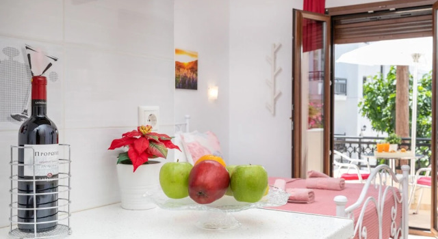 Студия Comfort с балконом NAXOS DIAMOND Studios Apartments