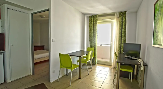 Двухместные апартаменты с балконом KOSY AppartHôtels - Campus Del Sol Esplanade
