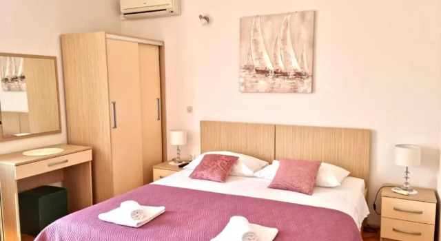 Apartments Nikola Stipišić, Забронировать Апартаменты/квартира Отели Хвара с парковкой, рядом с Church of the Holy Spirit Hvar, Парковка