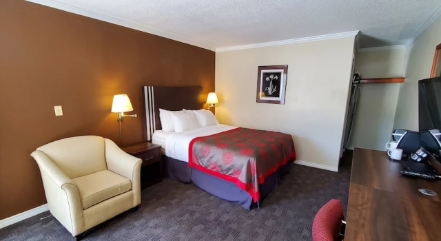 Номер Standard Grand Forks Inn