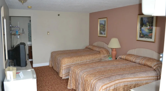 Четырёхместный номер Standard Seabrook Inn