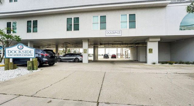 2 Blocks to Clearwater Beach: Walkable Coastal Gem