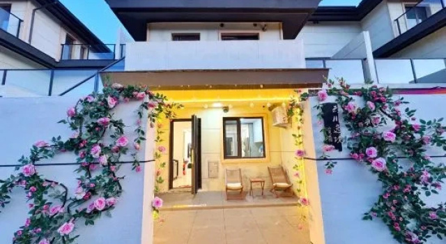 Yunchuan Private Hot Spring Homestay (Dalian Jinshitan Shengtang Lanshan)