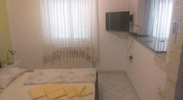 Jan 5, Забронировать Отель Отели Пула 3 звезды, рядом с Pula Twin Gates, 3*