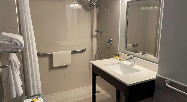 Четырёхместный номер Standard Best Western Plus McAllen Airport Hotel