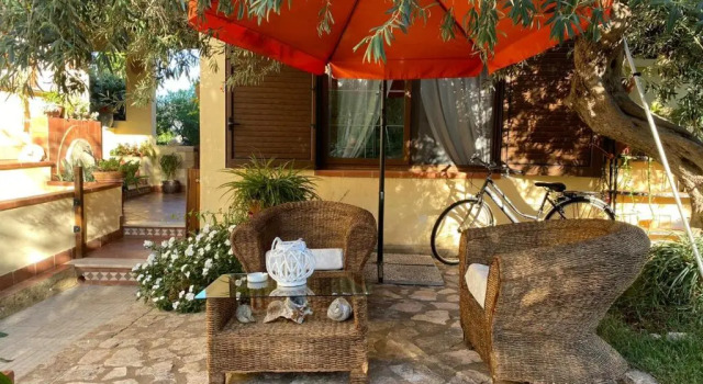 A casa di Eugenio, Book Hotel Carini Sicily