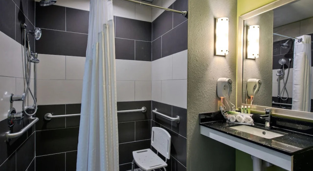 Четырёхместный номер Standard Holiday Inn Express Hotel & Suites, Carlisle-Harrisburg Area by IHG