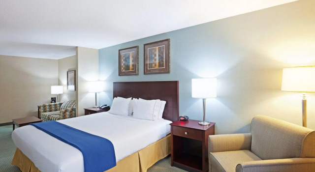 Номер Standard Holiday Inn Express & Suites Meriden by IHG