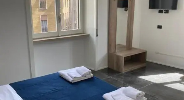 Hall inn B&B in Center, Забронировать Отель «постель и завтрак» Неаполь Кампания, рядом с Церковь Пио Монте делла Мизерикордия